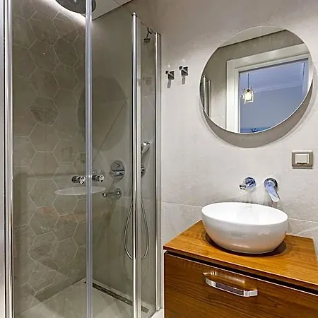Modern House With Location In Beyoglu Hotel