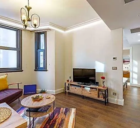 Modern House With Location In Beyoglu Hotel 2*