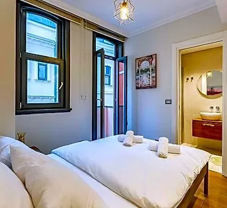 Hotel Modern House With Location In Beyoglu 2*